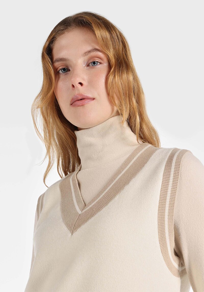 Показати інформацію про Светр Жіночий Бежевий  Cl1065276