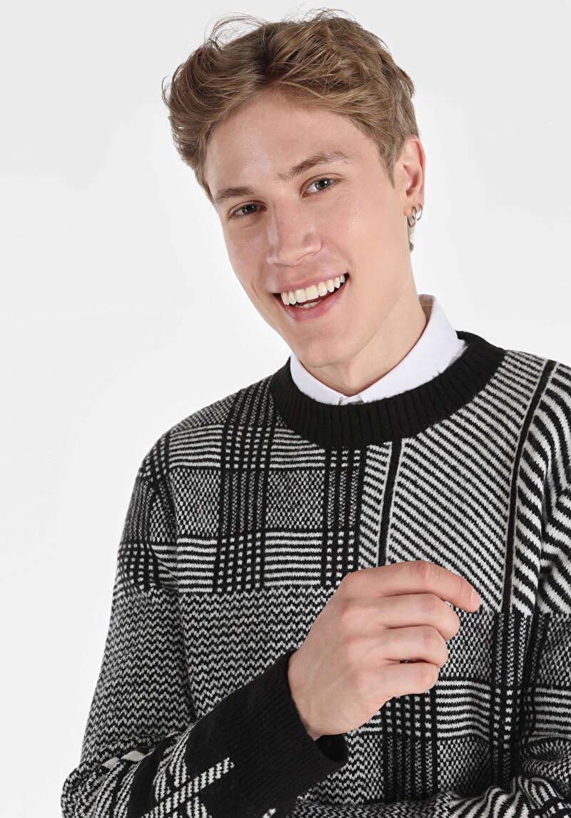 Показати інформацію про Светр Чоловічий Чорний  Cl1065744