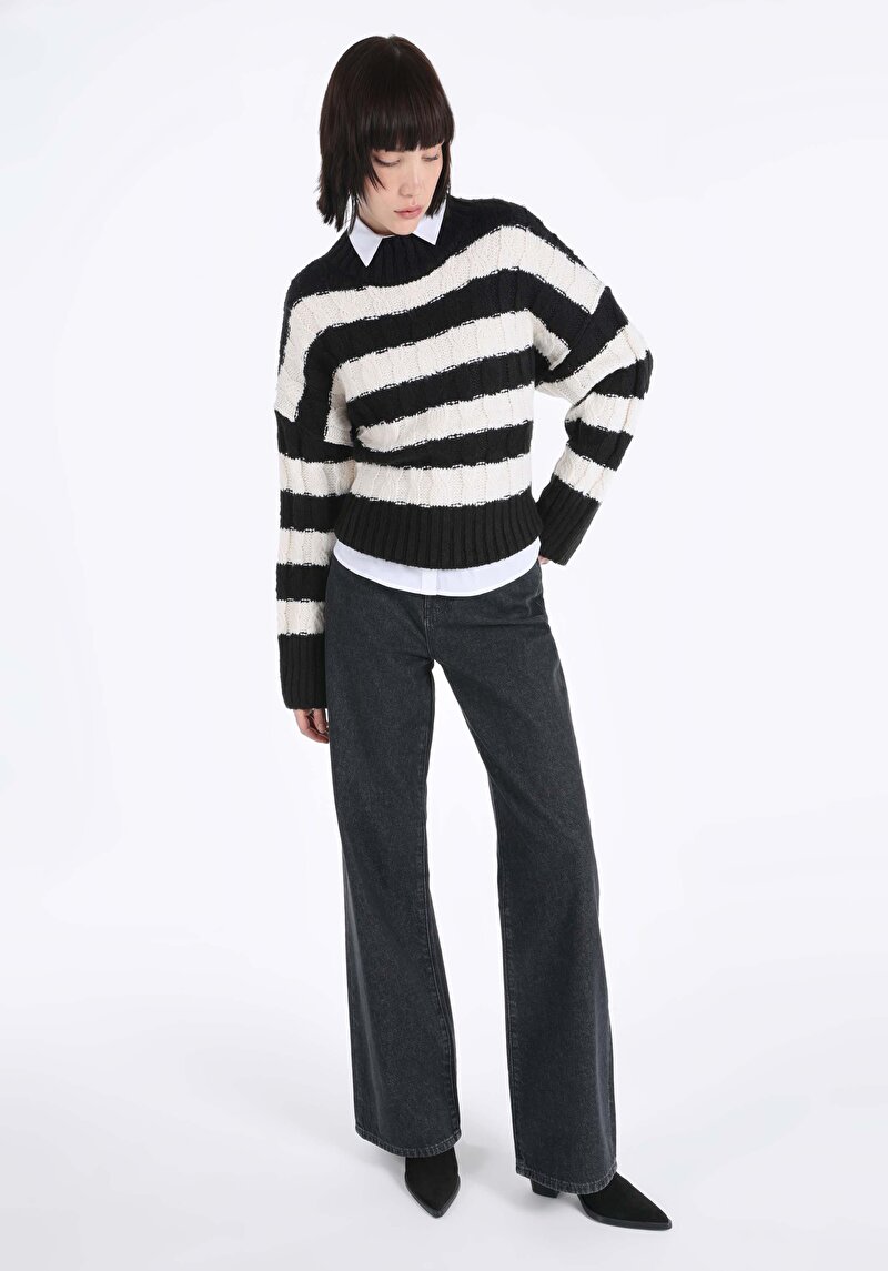 Показати інформацію про Светр Жіночий Чорний  Cl1065967