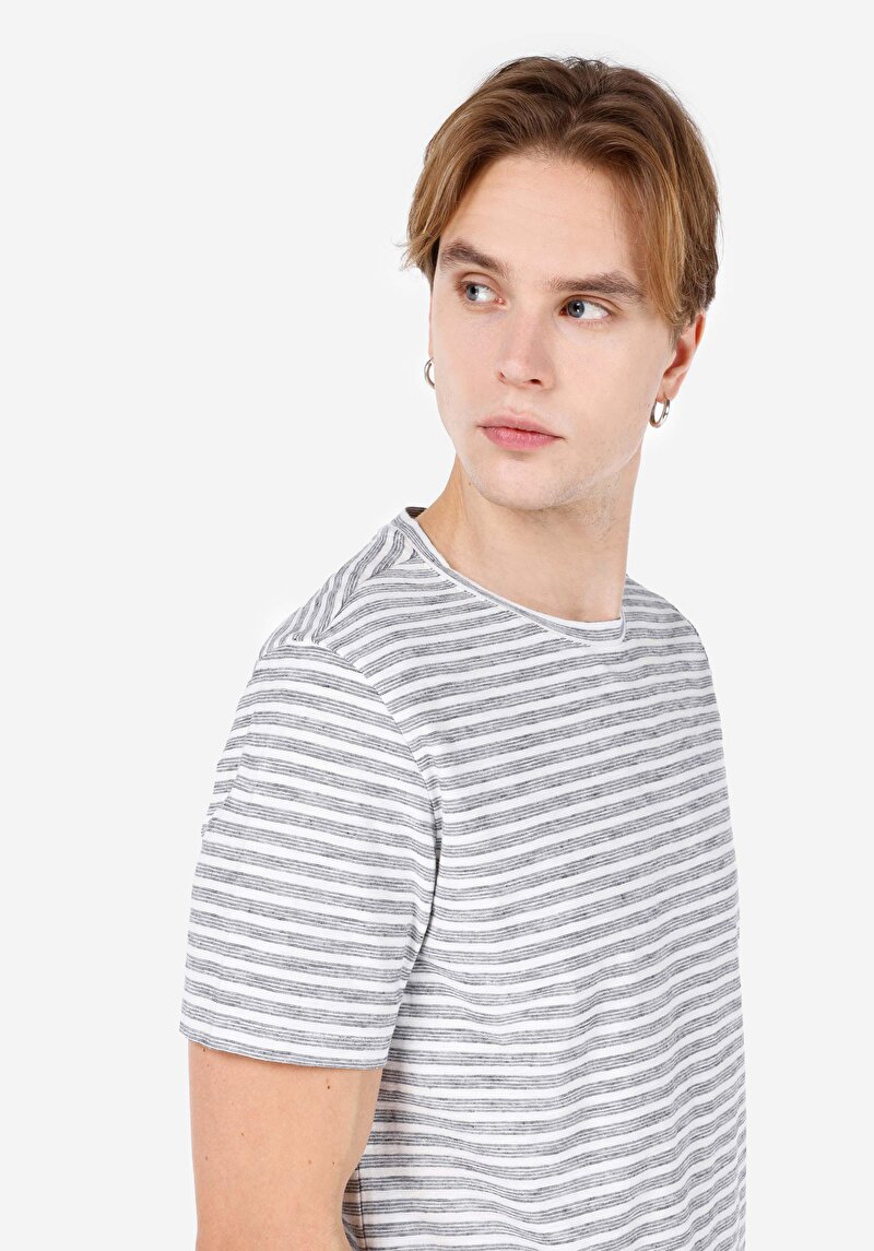 Показати інформацію про Футболка З Коротким Рукавом Чоловіча Сіра  Cl1067706