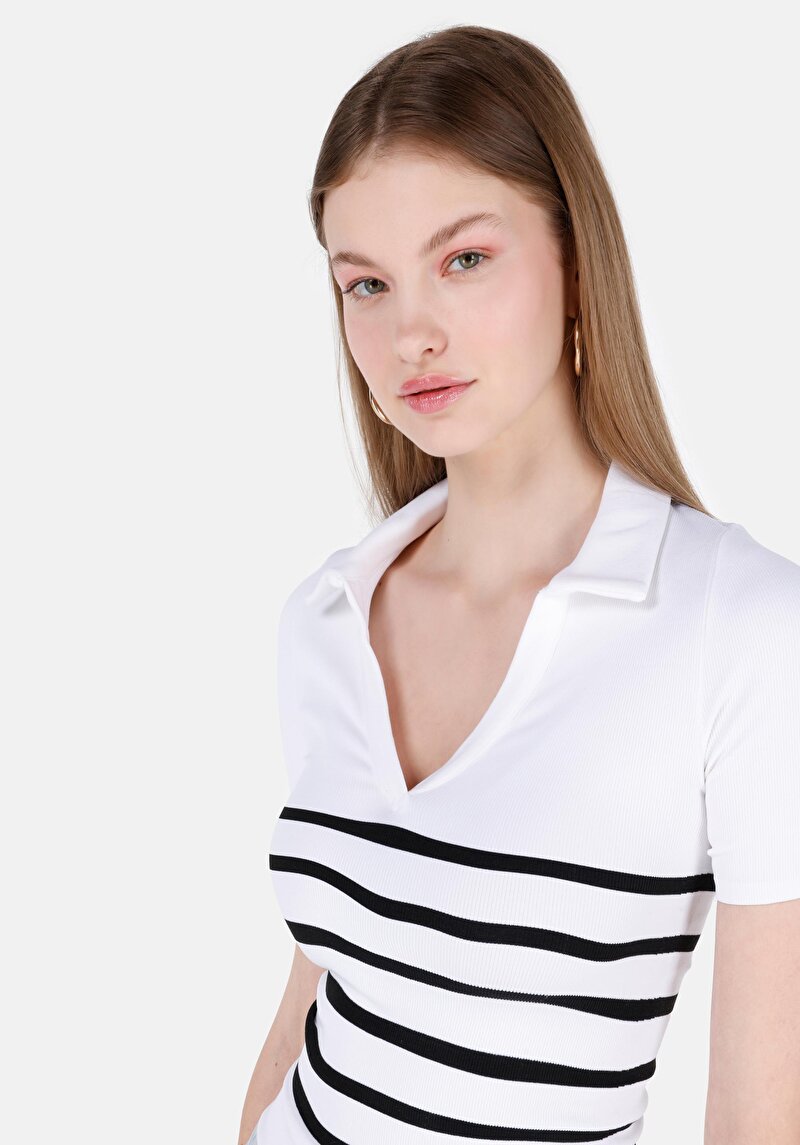 Показати інформацію про Футболка З Коротким Рукавом Жіноча Біла  Cl1071666