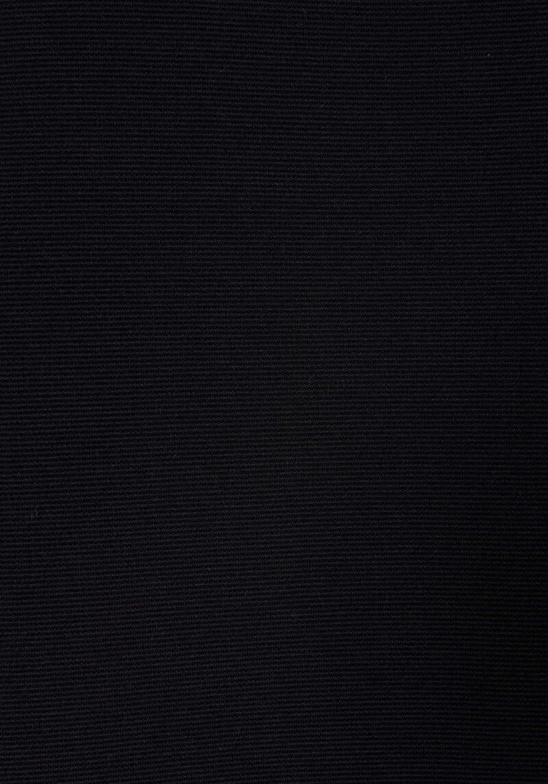 Показати інформацію про Футболка З Коротким Рукавом Чоловіча Чорна  Cl1073086