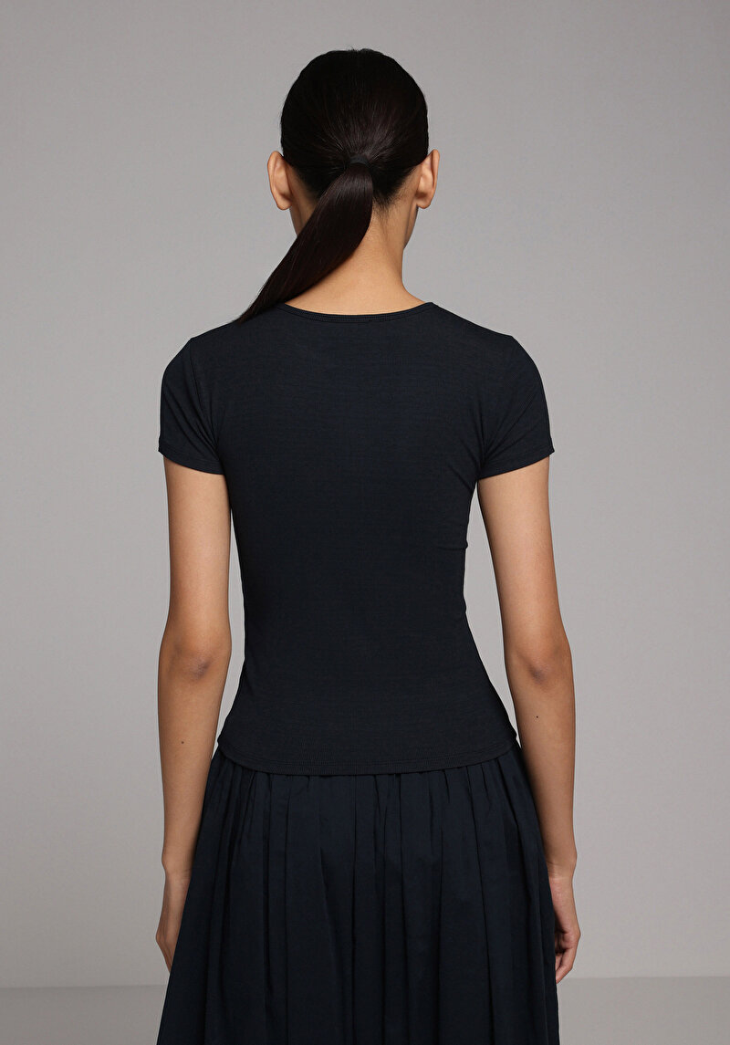 Зображення Футболка З Коротким Рукавом Жіноча Чорна Cl1068560