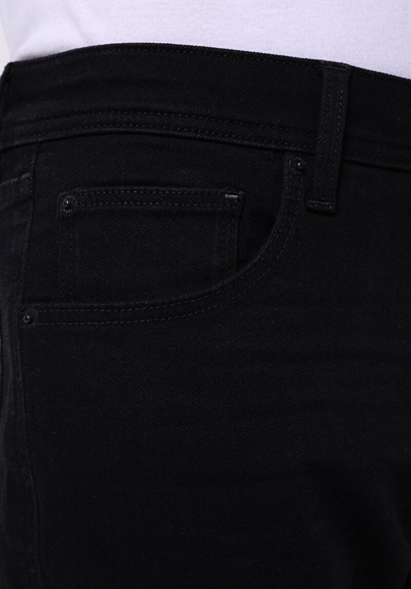 Показати інформацію про 044 Karl Джинси Чоловічі Чорні Прямого Крою Cl1031096