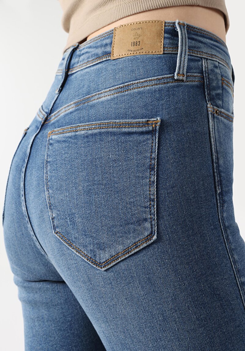 Показати інформацію про 760 Diana Джинси Жіночі Блакитні  Cl1062340