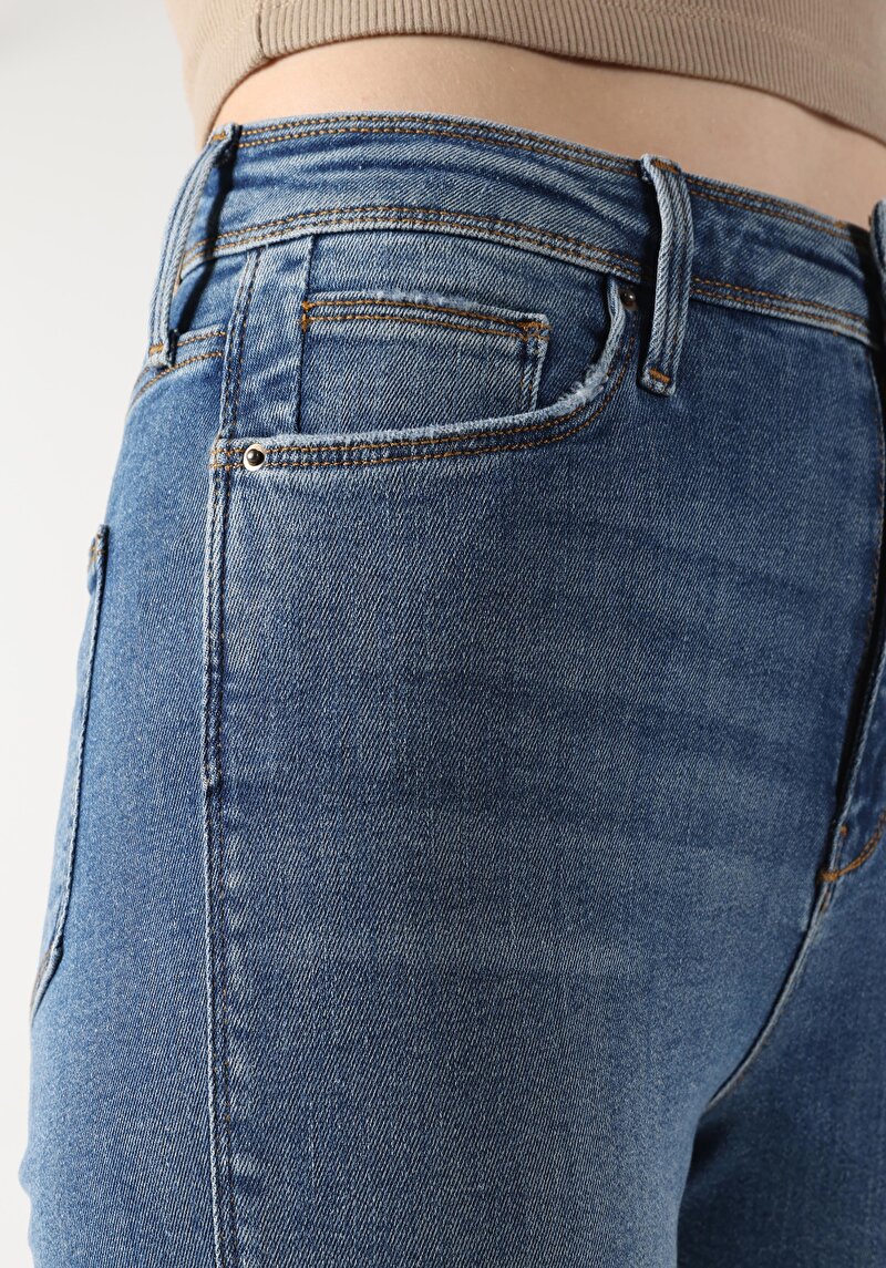 Показати інформацію про 760 Diana Джинси Жіночі Блакитні  Cl1062340