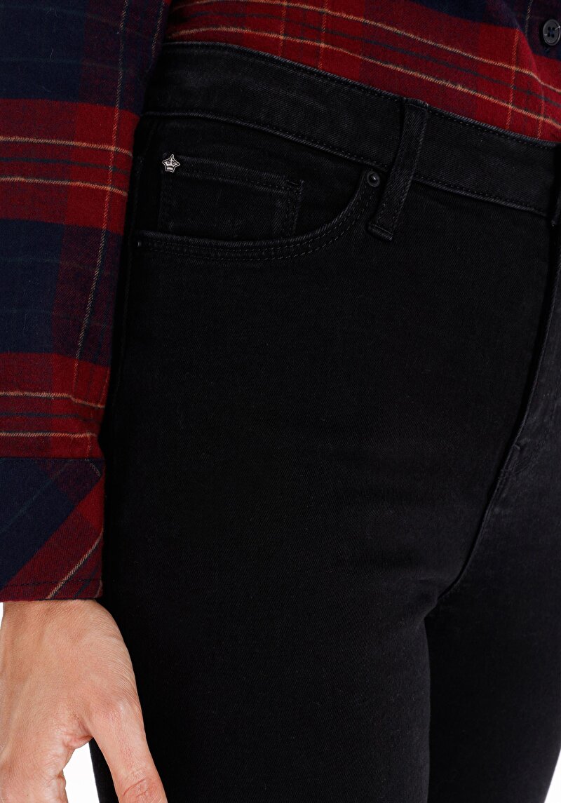 Показати інформацію про 703 Carla Джинси Жіночі Чорні Вузького Крою Cl1046067