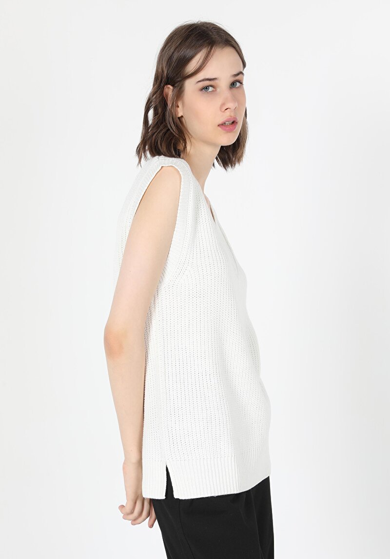 Зображення Светр Жіночий Білий  Cl1061035