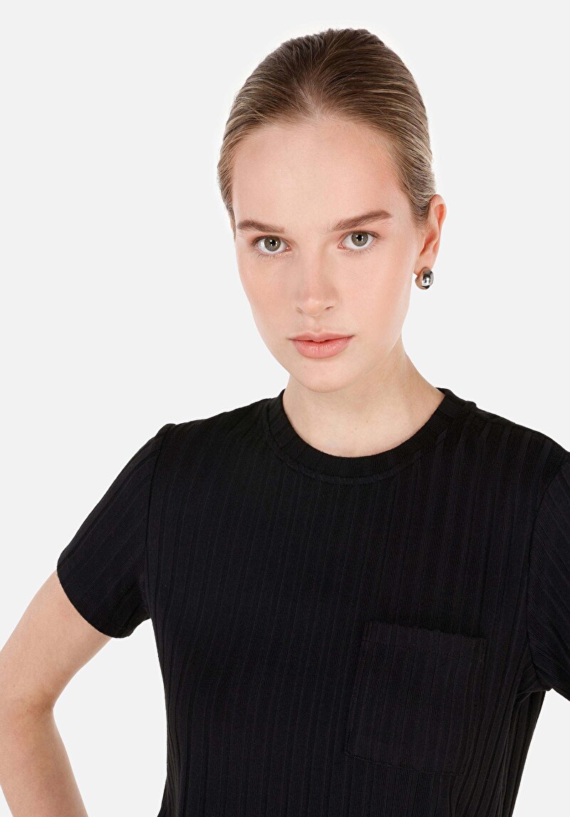 Показати інформацію про Футболка З Коротким Рукавом Жіноча Чорна  Cl1070240