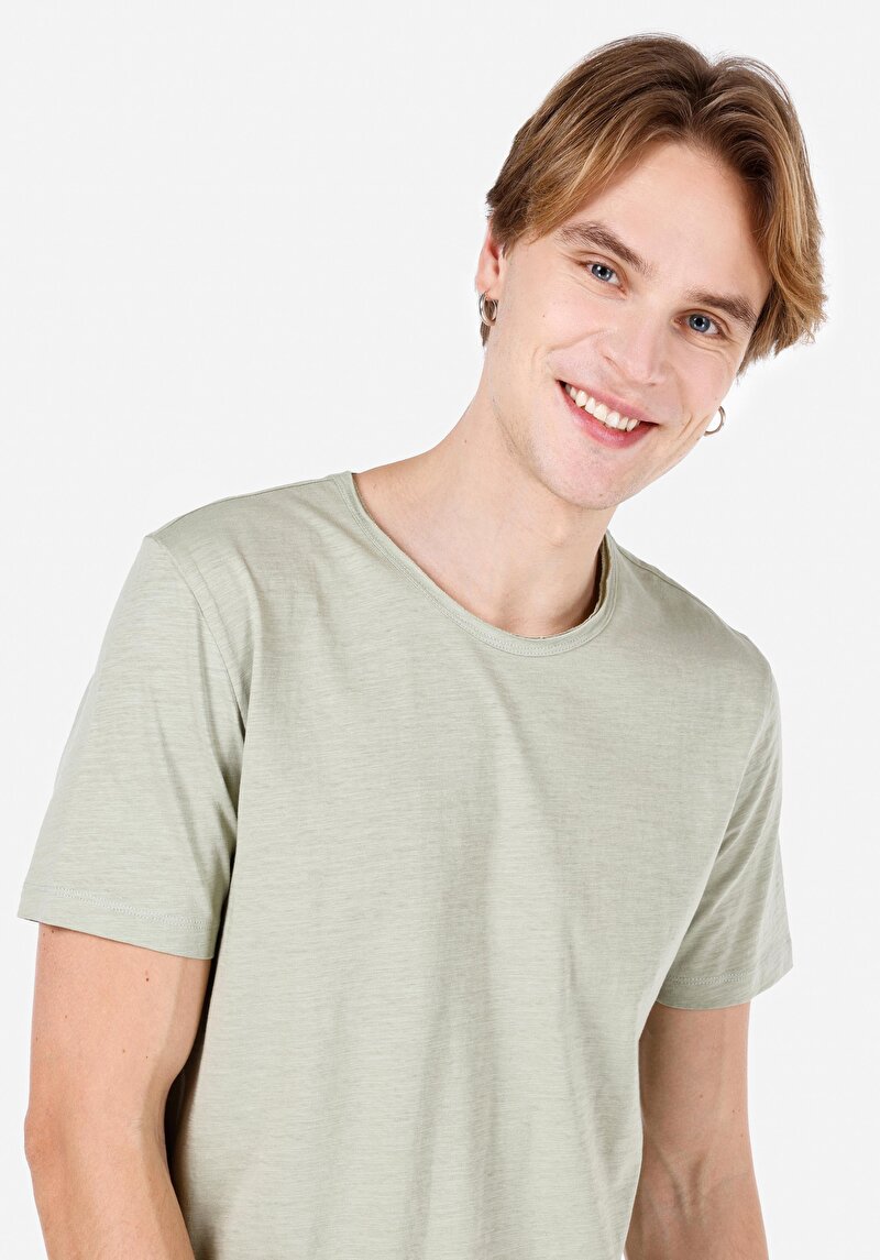 Показати інформацію про Футболка З Коротким Рукавом Чоловіча Зелена  Cl1058580