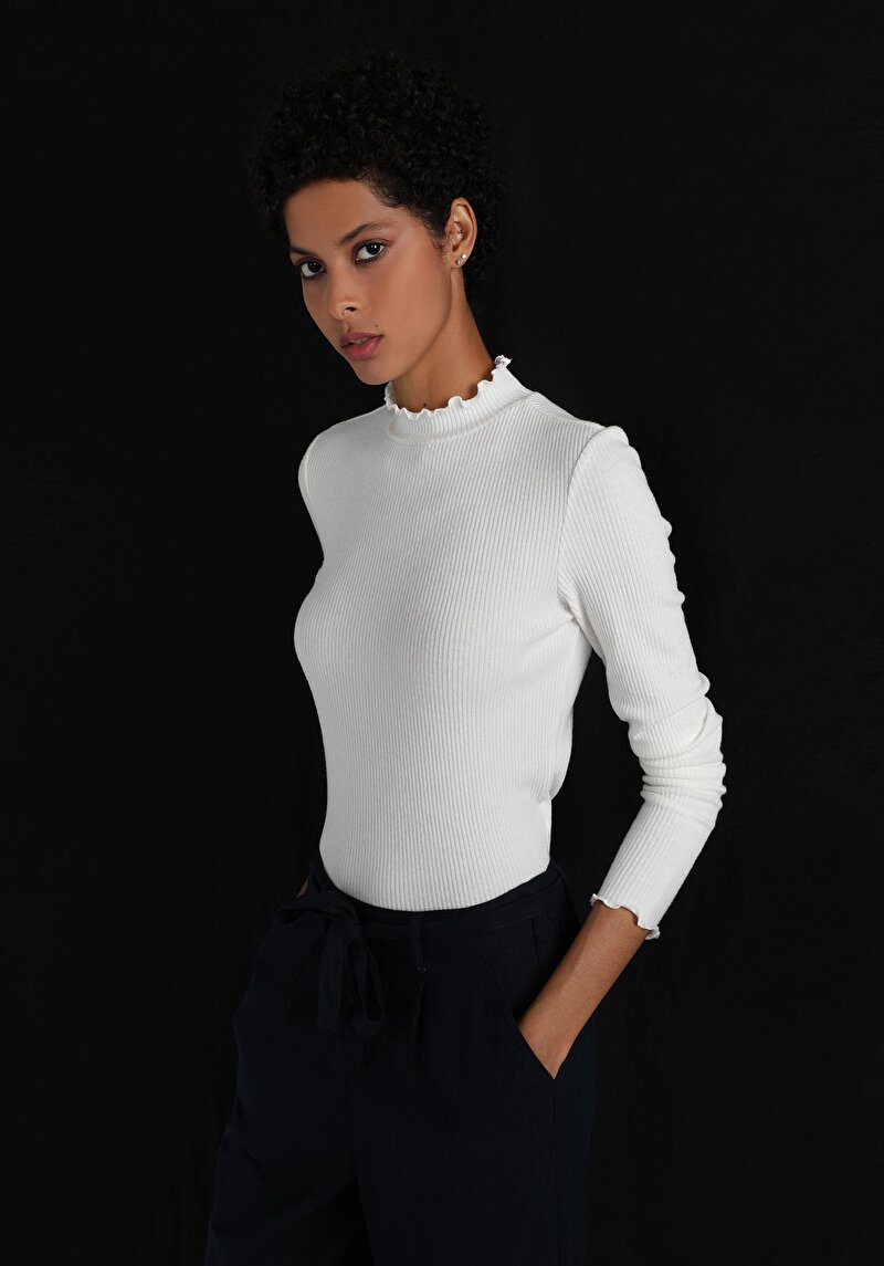 Показати інформацію про Футболка З Довгим Рукавом Жіноча Біла  Cl1060309