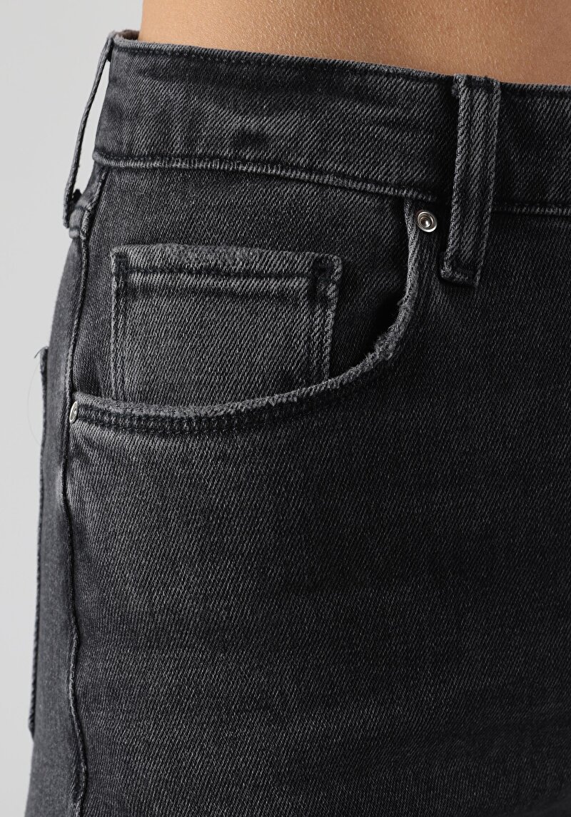 Показати інформацію про 971 Mony Джинси Жіночі Чорні Класичного Крою Cl1063571