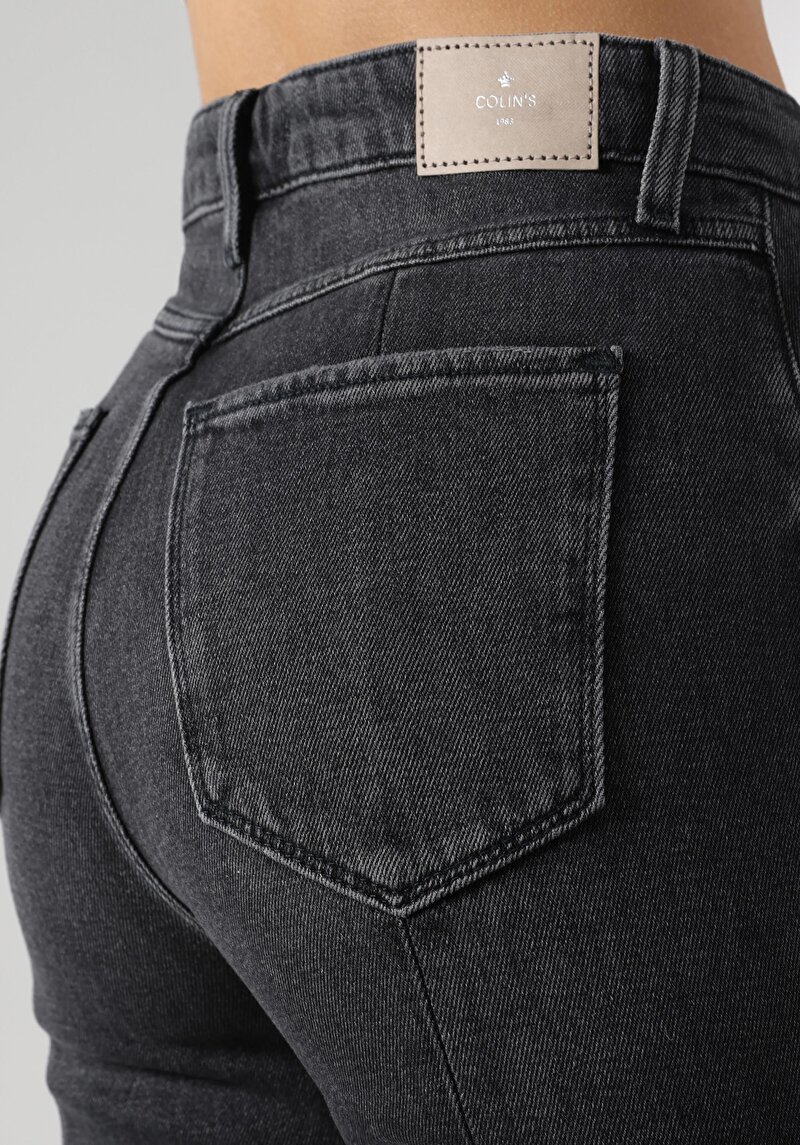 Показати інформацію про 971 Mony Джинси Жіночі Чорні Класичного Крою Cl1063571