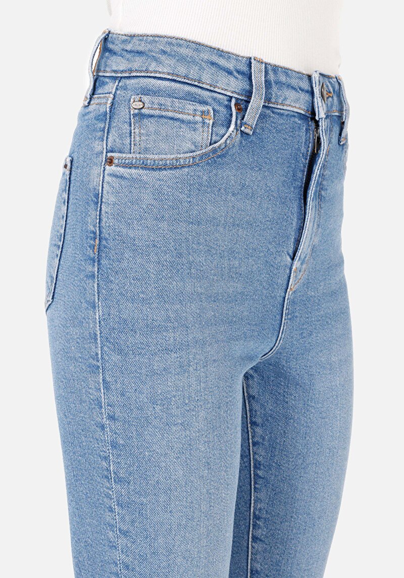 Показати інформацію про 760 Diana Джинси Жіночі Блакитні  Cl1070663