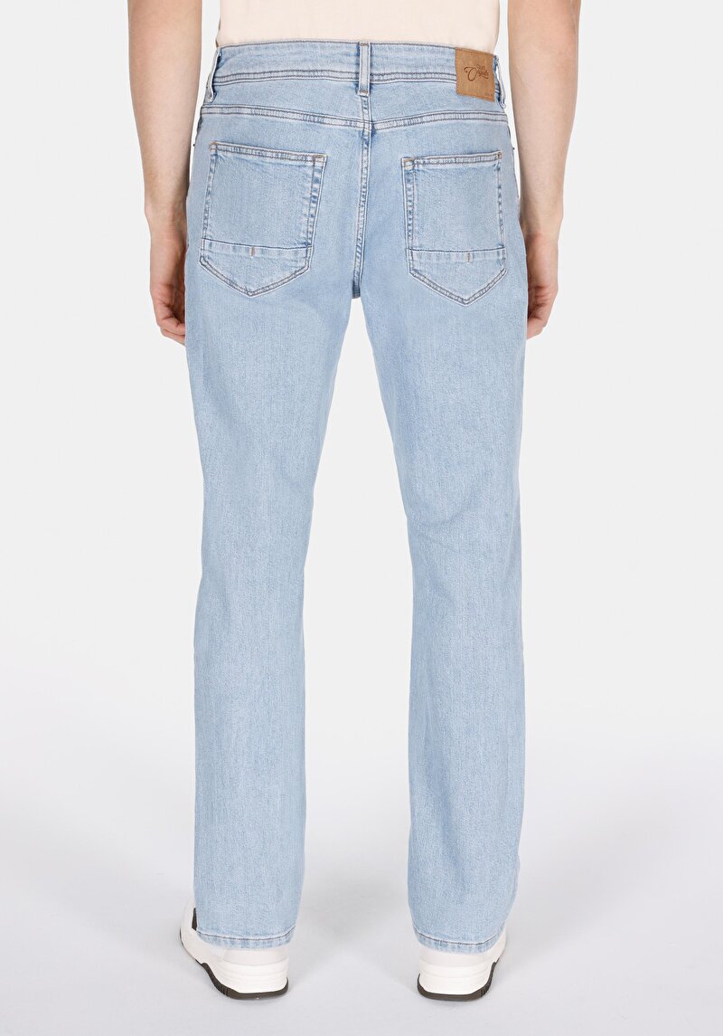 Показати інформацію про 045 David Джинси Чоловічі Блакитні Класичного Крою Cl1073584