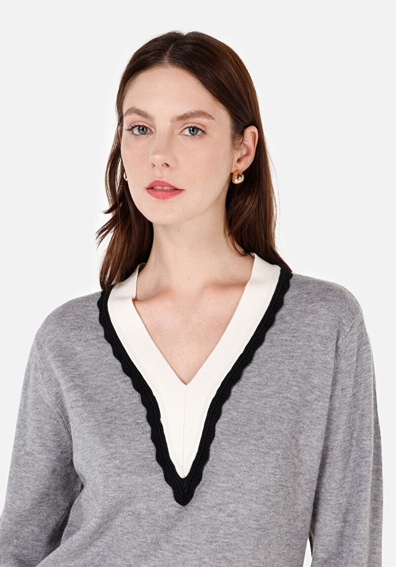 Показати інформацію про Светр Жіночий Сірий  Cl1070282