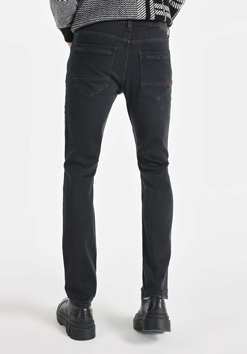Показати інформацію про 044 Karl Джинси Чоловічі Чорні Прямого Крою Cl1066491
