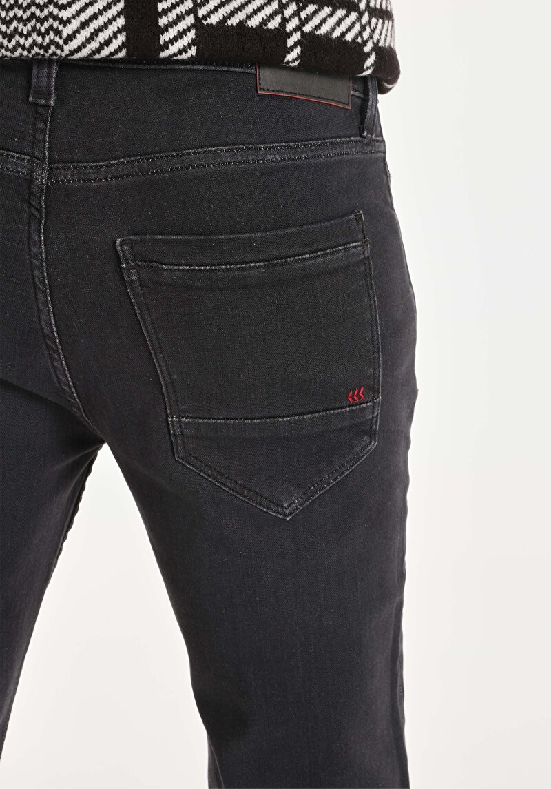 Показати інформацію про 044 Karl Джинси Чоловічі Чорні Прямого Крою Cl1066491