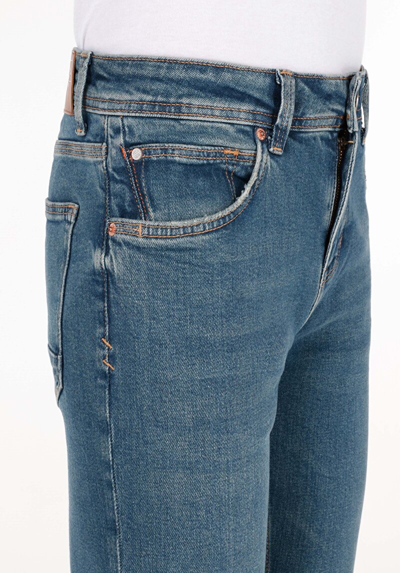 Показати інформацію про 044 Karl Джинси Чоловічі Зелені Прямого Крою Cl1070603