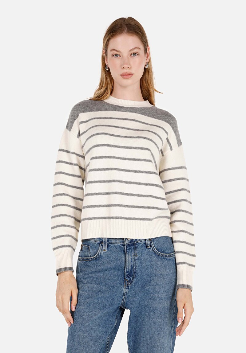 Зображення Светр Жіночий Бежевий  Cl1071115