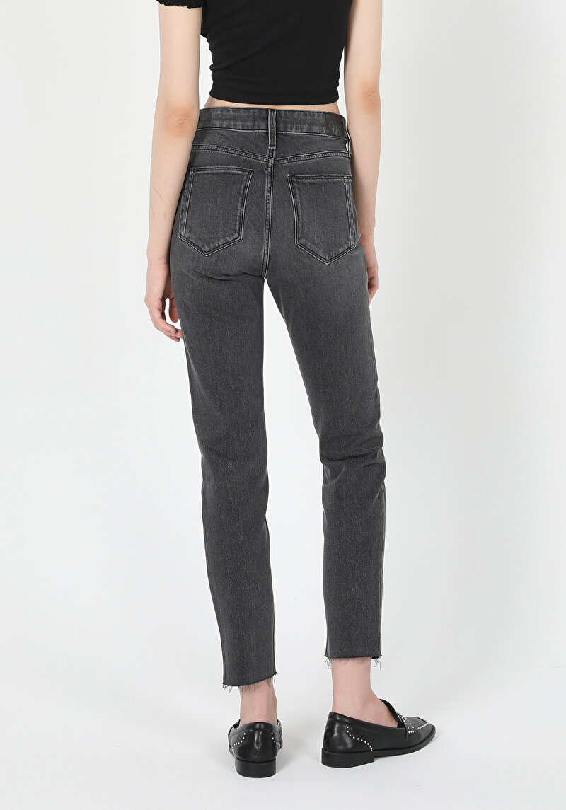 Показати інформацію про 703 Carla Джинси Жіночі  Вузького Крою Cl1060384