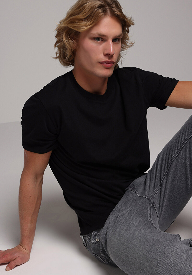 Показати інформацію про Футболка З Коротким Рукавом Чоловіча Чорна  Cl1073961