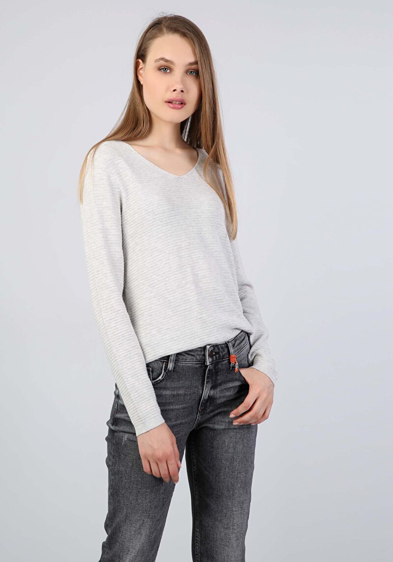 Показати інформацію про Светр Жіночий Сірий  Cl1044408