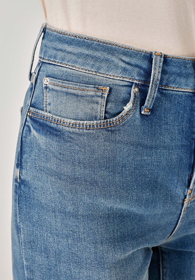 Показати інформацію про 703 Carla Джинси Жіночі Блакитні Вузького Крою Cl1064400