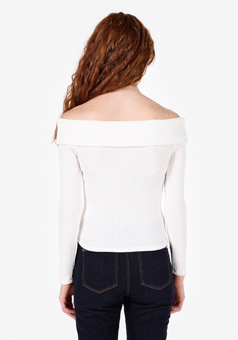 Показати інформацію про Пуловер Жіночий Бежевий  Cl1072148