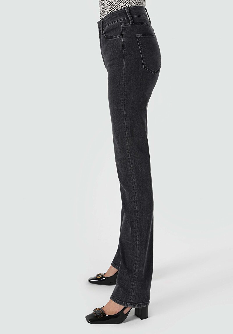 Показати інформацію про 792 Mila Джинси Жіночі  Класичного Крою Cl1064515