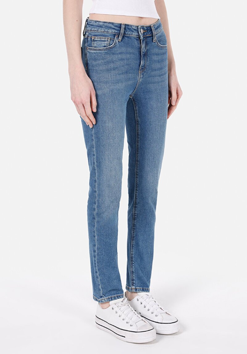 Показати інформацію про 703 Carla Джинси Жіночі Блакитні Вузького Крою Cl1072254
