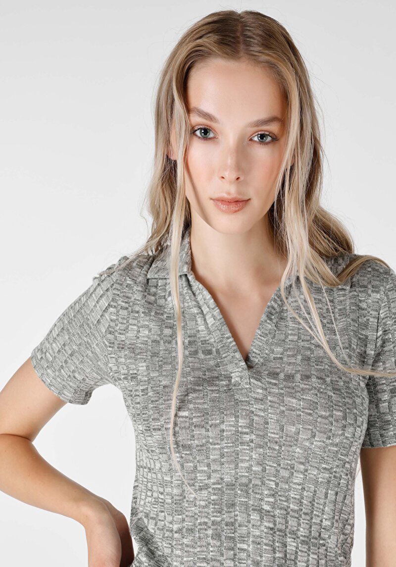 Показати інформацію про Футболка З Коротким Рукавом Жіноча Сіра  Cl1065185