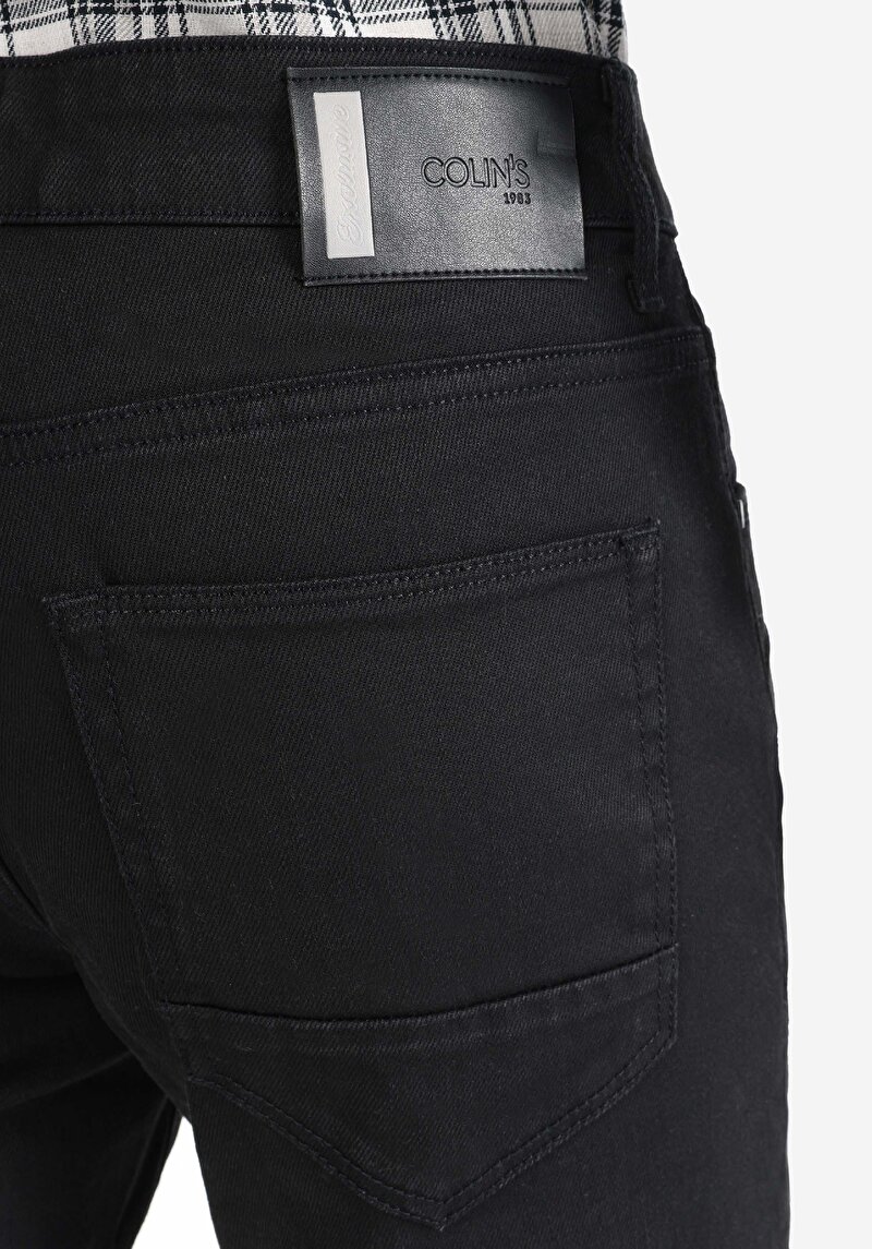 Показати інформацію про 044 Karl Джинси Чоловічі Чорні Прямого Крою Cl1066522