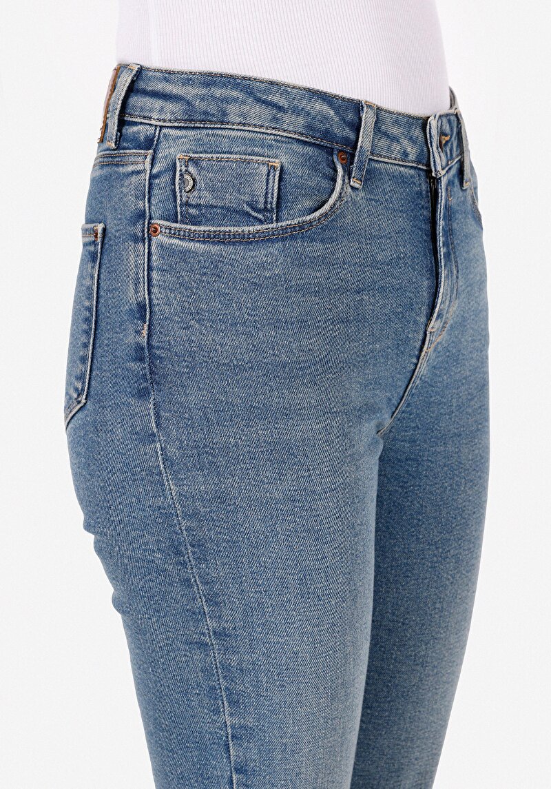 Показати інформацію про 703 Carla Джинси Жіночі Блакитні Вузького Крою Cl1071421