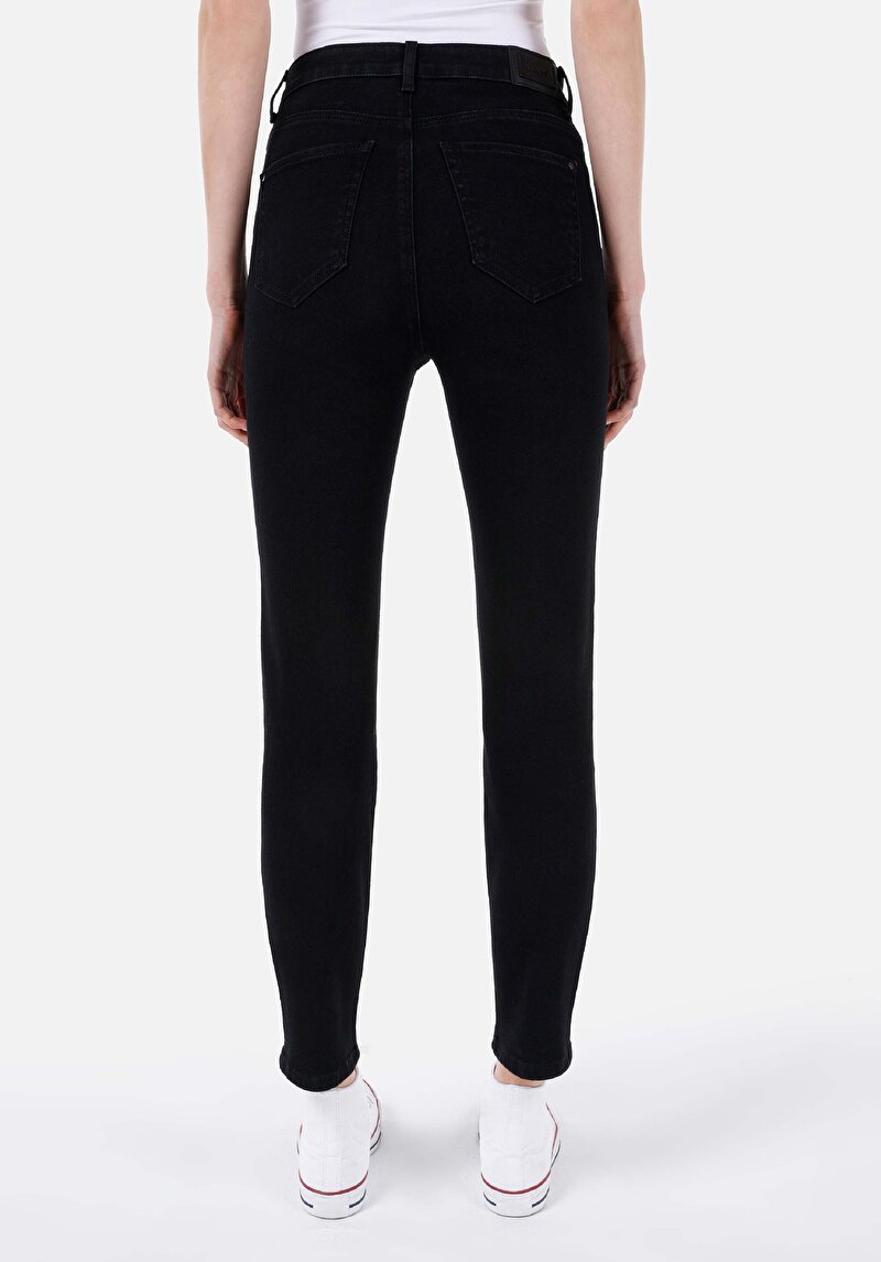 Показати інформацію про 703 Carla Джинси Жіночі Чорні Вузького Крою Cl1067197