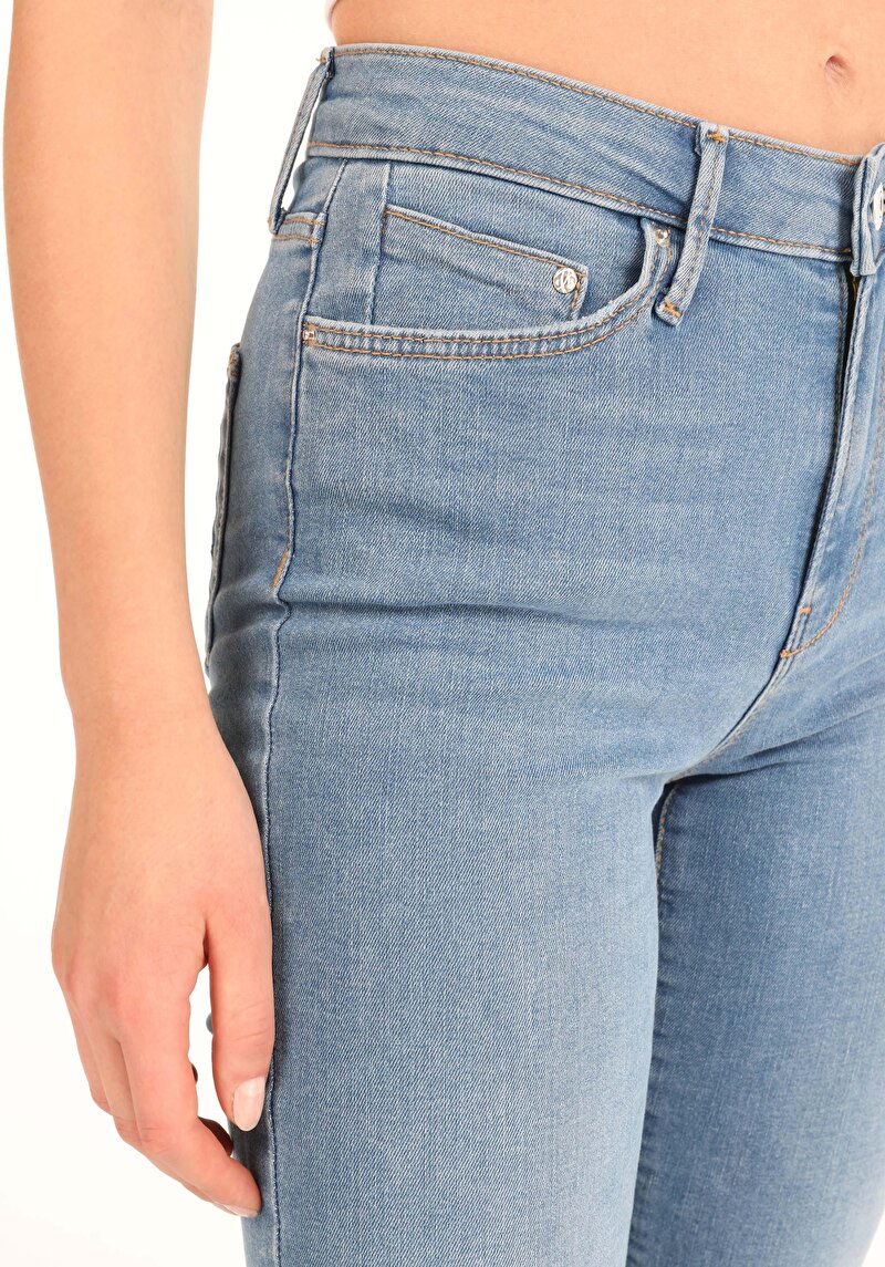 Показати інформацію про 703 Carla Джинси Жіночі Блакитні Вузького Крою Cl1064307