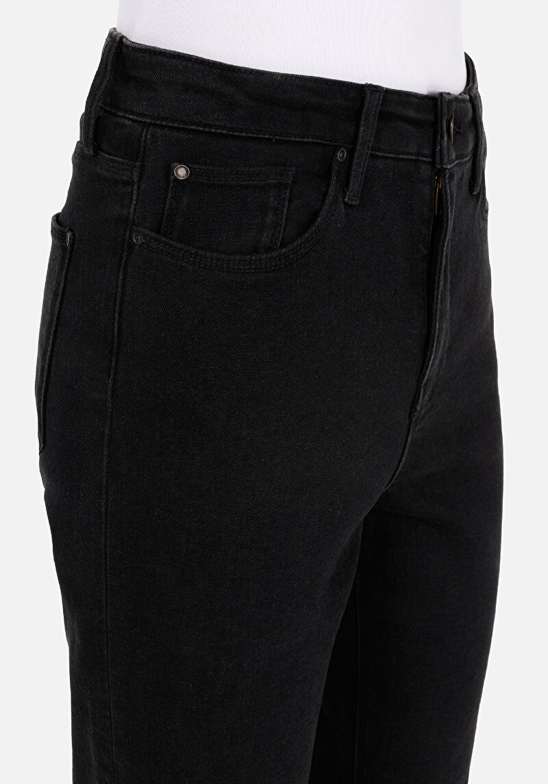Показати інформацію про 703 Carla Джинси Жіночі Чорні Вузького Крою Cl1071210