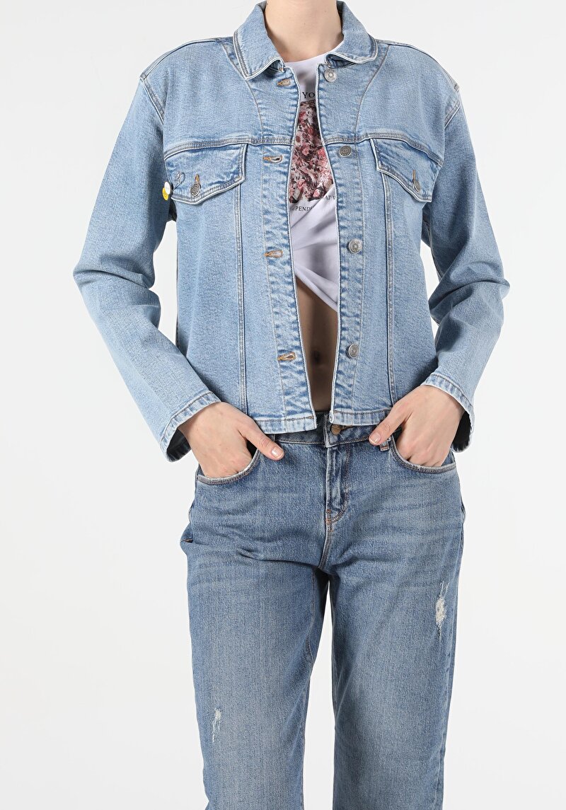 Показати інформацію про Джинсова Куртка Жіноча Блакитна Класичного Крою CL1054658