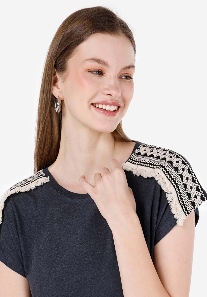 Показати інформацію про Футболка З Коротким Рукавом Жіноча Сіра  Cl1067921