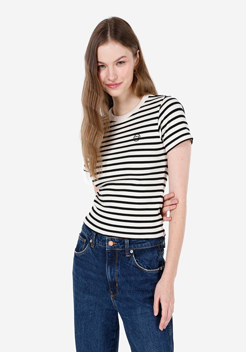 Зображення Футболка З Коротким Рукавом Жіноча Чорна  Cl1068152