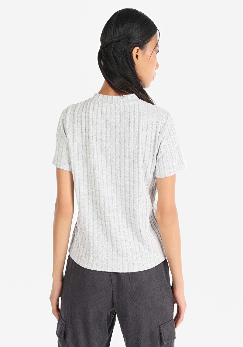 Показати інформацію про Футболка З Коротким Рукавом Жіноча Сіра  Cl1065182