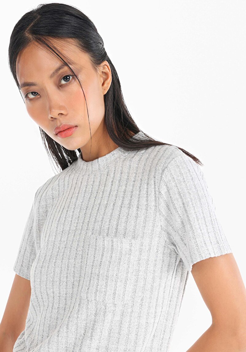 Показати інформацію про Футболка З Коротким Рукавом Жіноча Сіра  Cl1065182