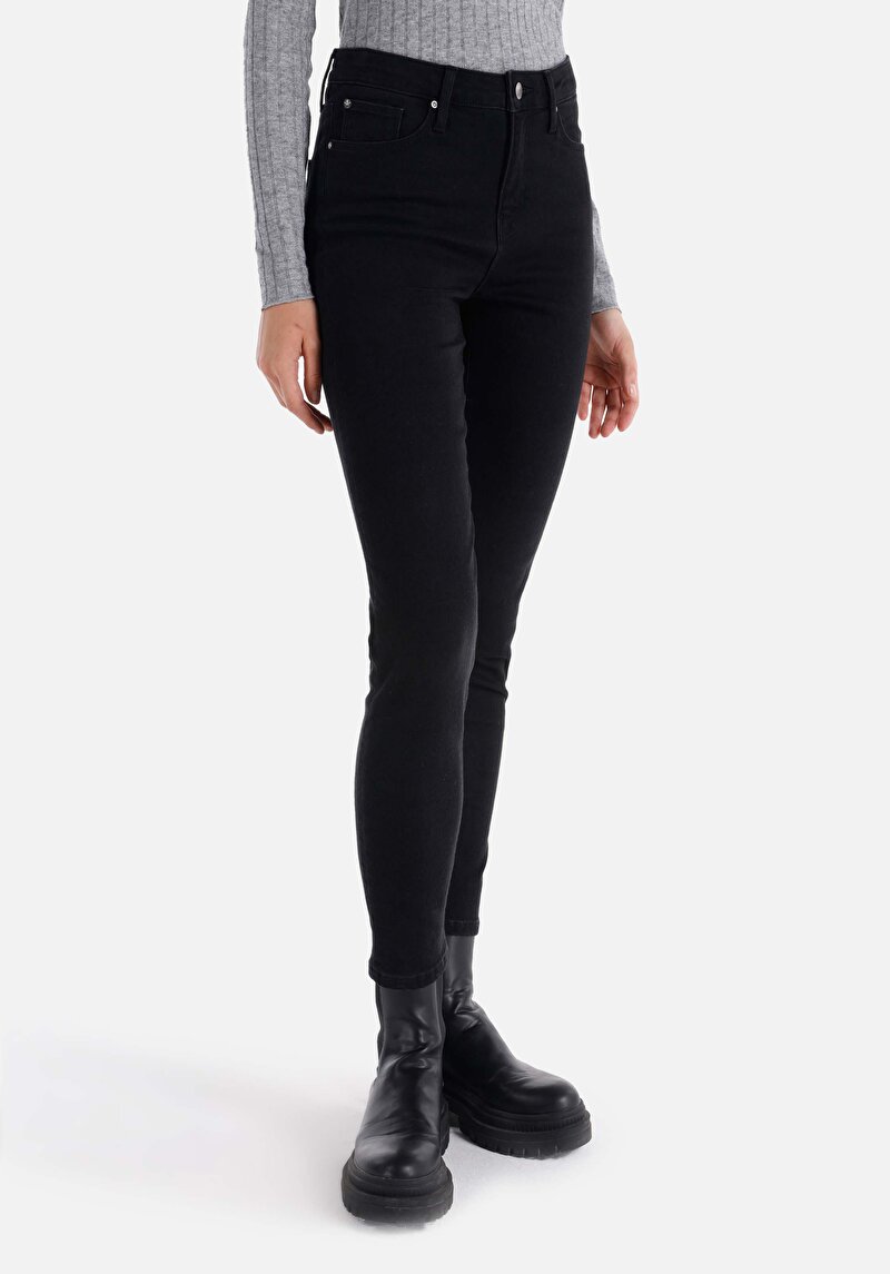 Зображення 703 Carla Джинси Жіночі Чорні Вузького Крою Cl1065302