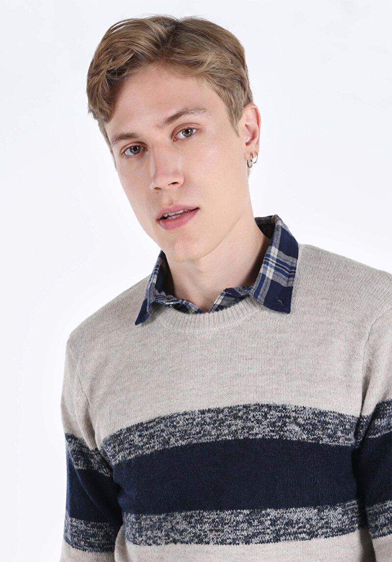 Показати інформацію про Светр Чоловічий Бежевий  Cl1065734