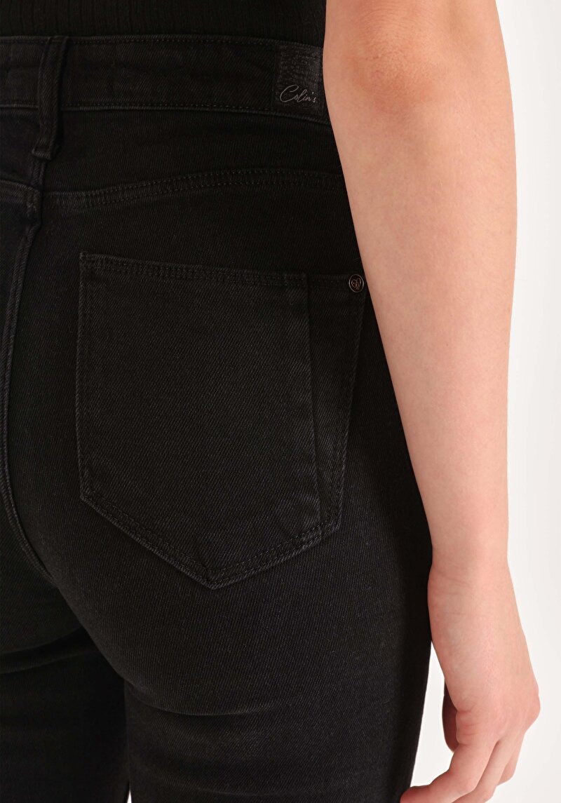 Показати інформацію про 703 Carla Джинси Жіночі Чорні Вузького Крою Cl1066413