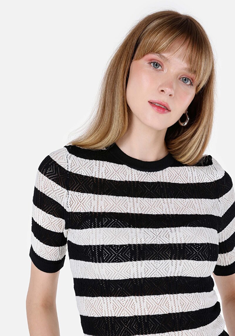 Показати інформацію про Светр Із Коротким Рукавом Жіночий Чорний  Cl1069130