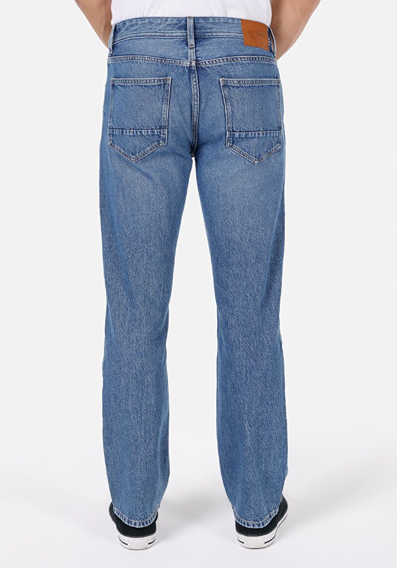 Показати інформацію про 045 David Джинси Чоловічі Блакитні Класичного Крою Cl1073037