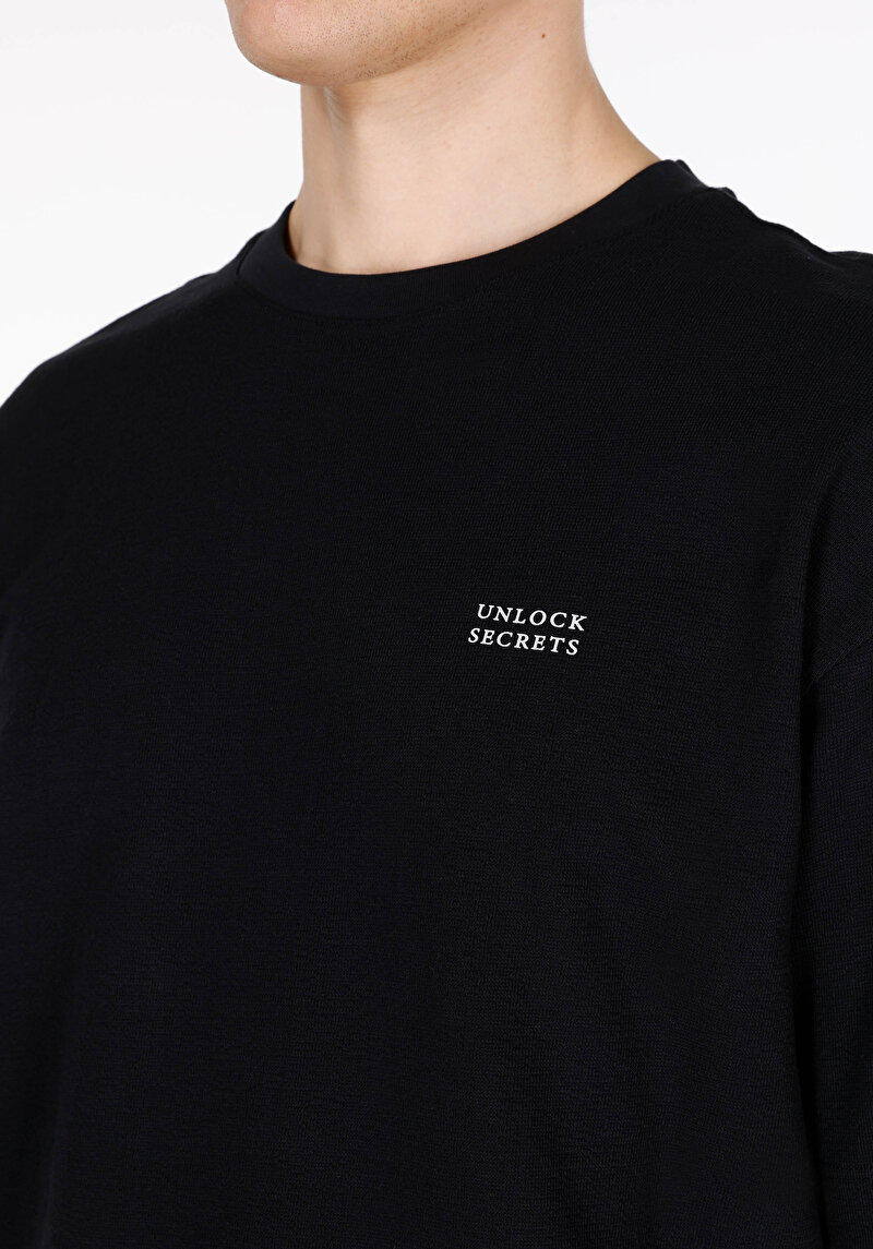 Показати інформацію про Футболка З Коротким Рукавом Чоловіча Чорна  Cl1074154