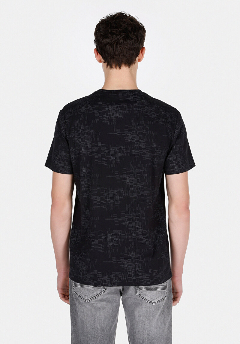 Показати інформацію про Футболка З Коротким Рукавом Чоловіча Чорна  Cl1074700