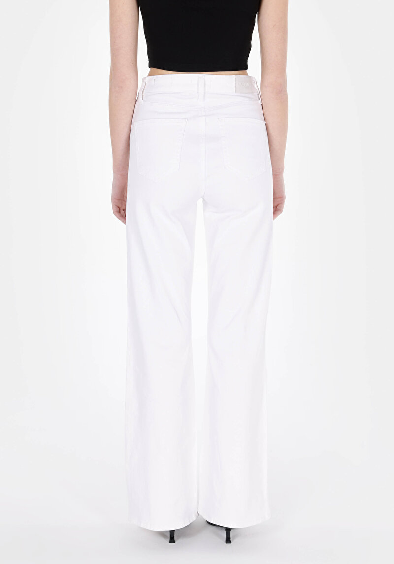 Показати інформацію про 793 Monica Джинси Жіночі Білі Класичного Крою Cl1074859